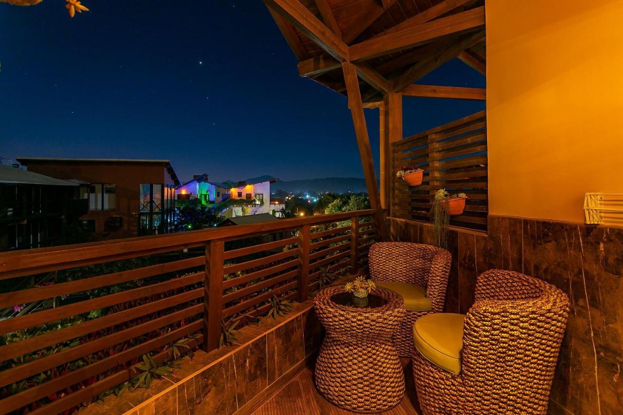 Suite with Hot Tub